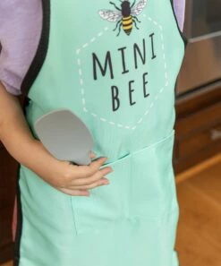 Buy 😉 Evergreen Pink 'Queen Bee' & Green 'Mini Bee' Apron - Set Of Two 🎉 -Outlet Evergreen Shop zu104112855 alt 2 tm1656610292