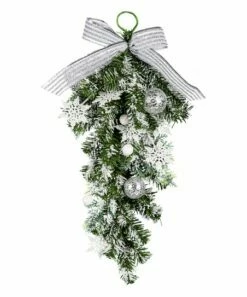Best Pirce 💯 Evergreen Green & Silver Ornaments & Snowflakes Wall Art ✔️