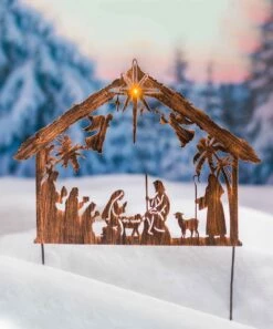 Outlet π Evergreen Solar-Powered Nativity Stake π