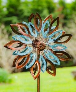 Brand new 🤩 Evergreen Distressed Goldtone & Light Teal Verdigris Leaves Wind Spinner 👍