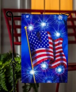 Budget โค๏ธ Evergreen Waving Flag & Fireworks Light-Up Solar Outdoor Flag ๐